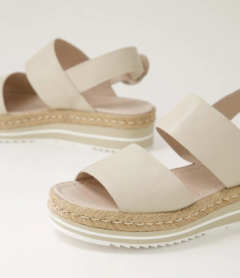 Django & Juliette - Atha Almond