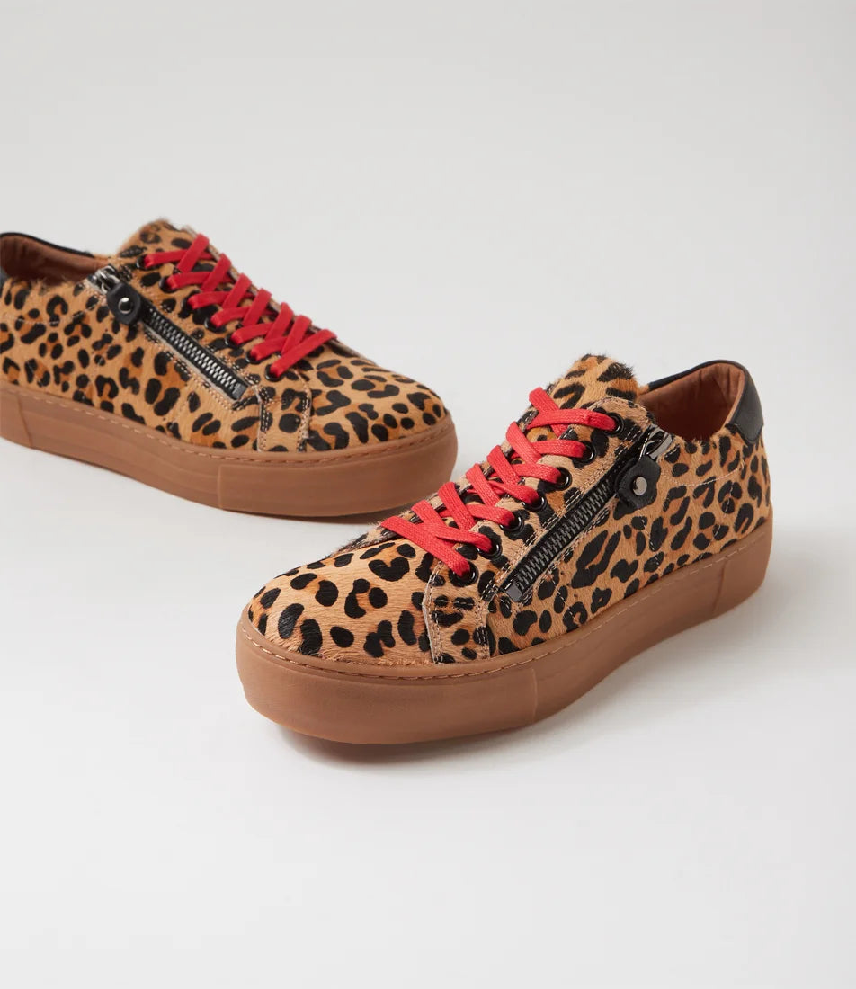 Django & Juilette - Froggy Tan Leopard