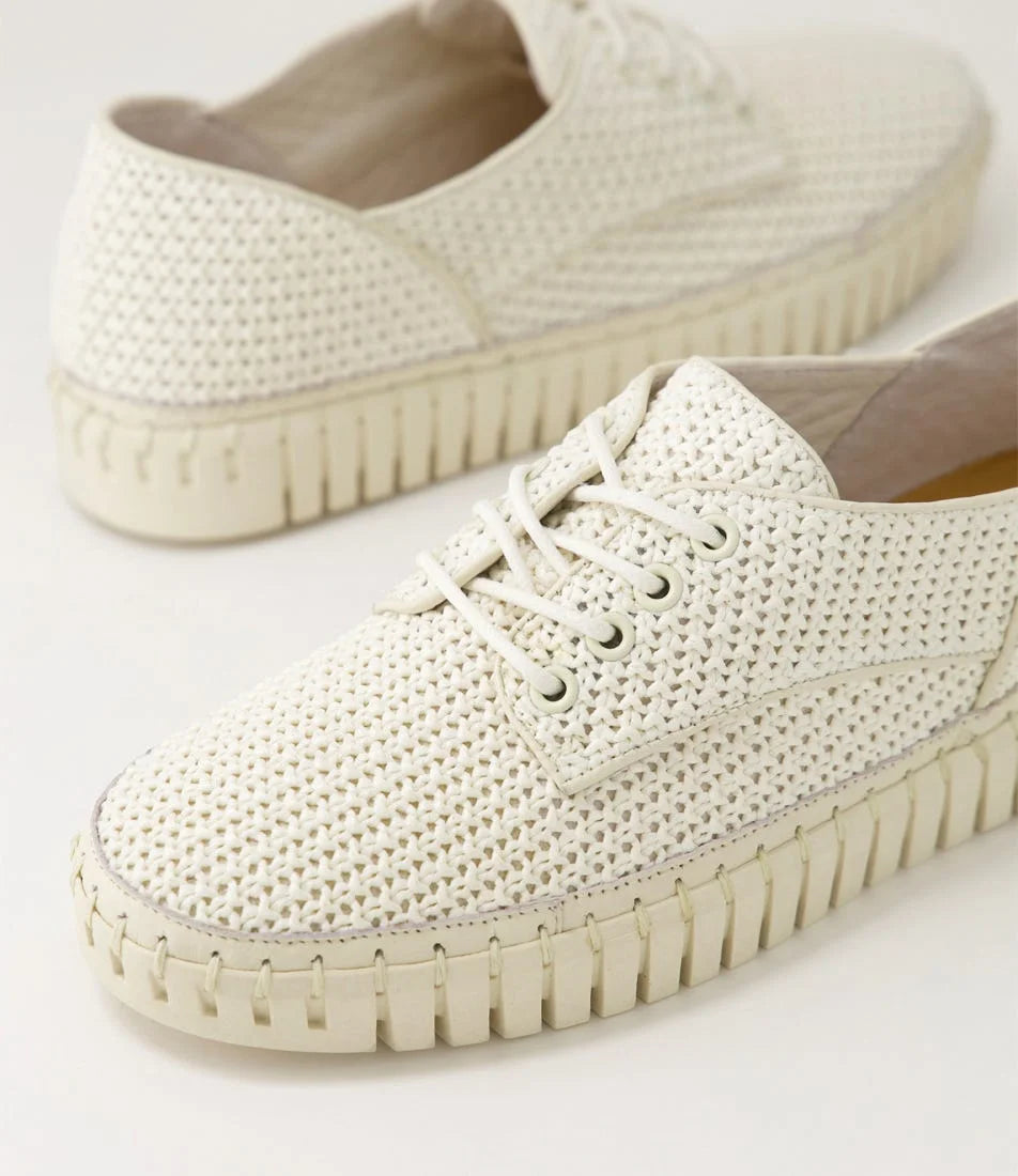 Django & Juliette - Hamburg Ivory