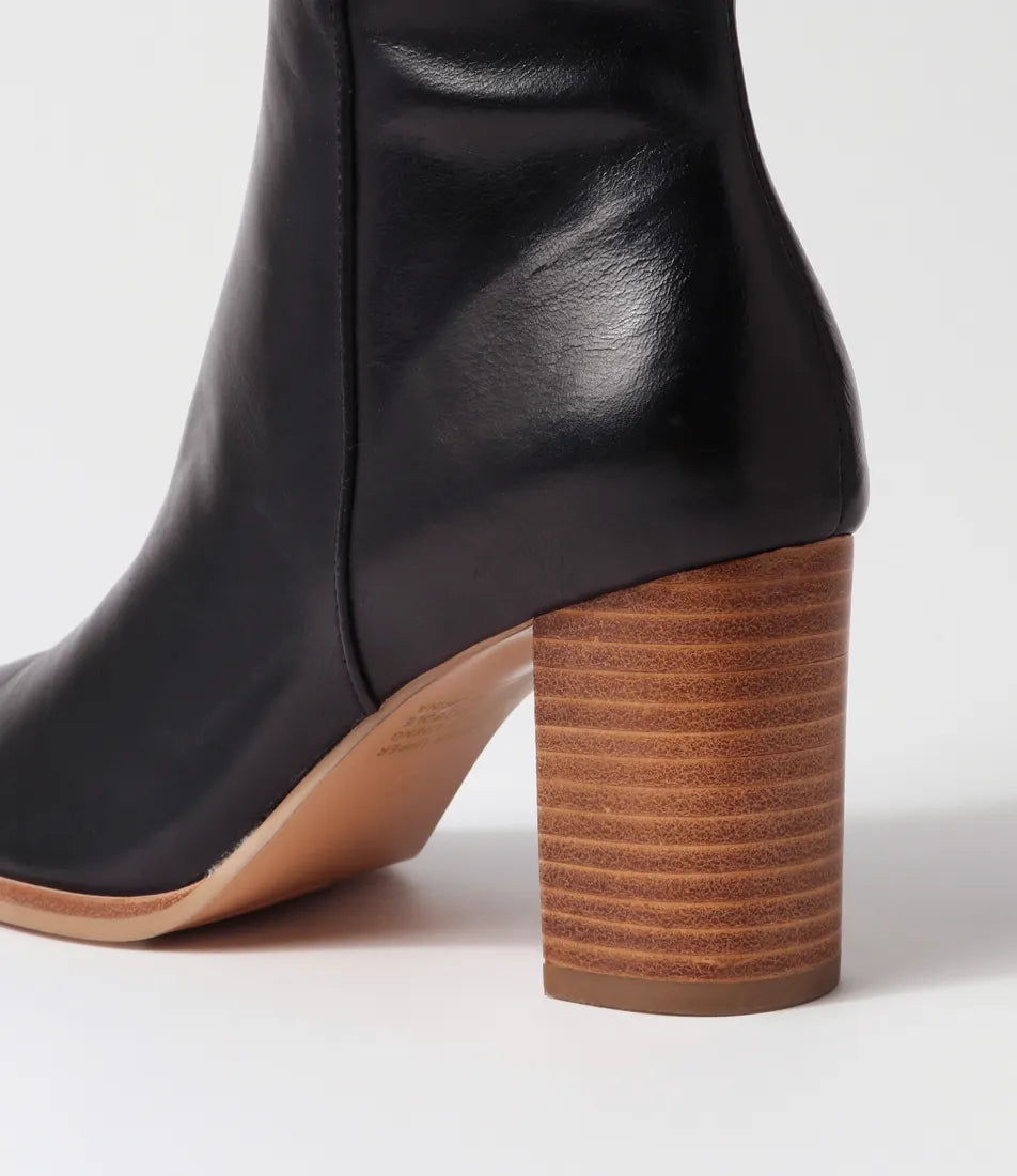 Django & Juliette - Aisley