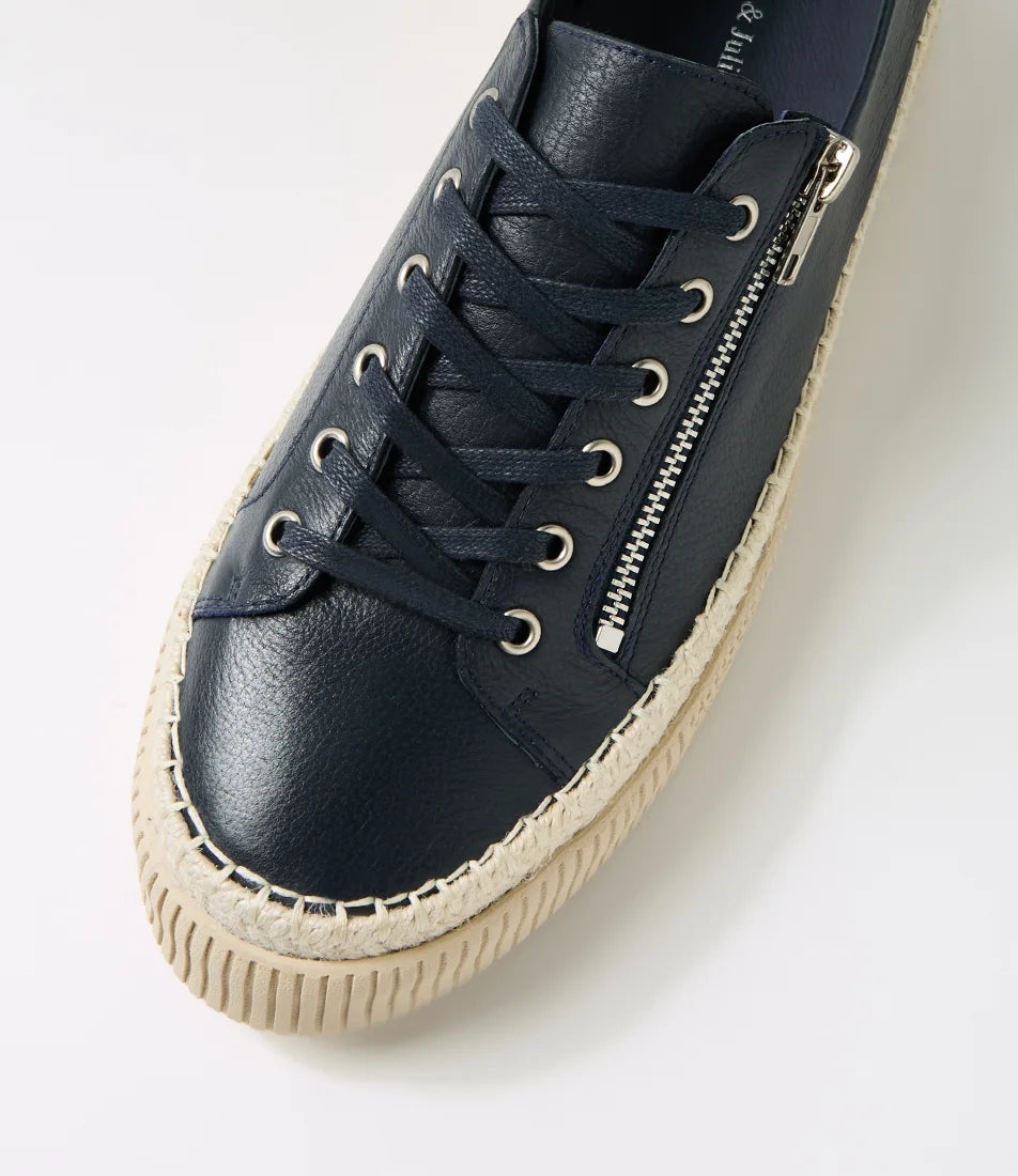 Django & Juilette - Tarbes Navy Almond