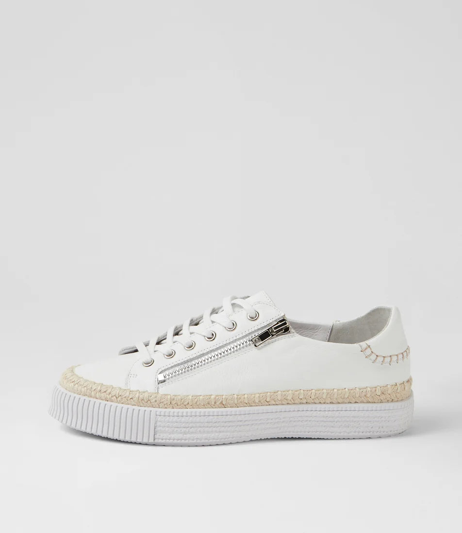 Django & Juilette - Tarbes White