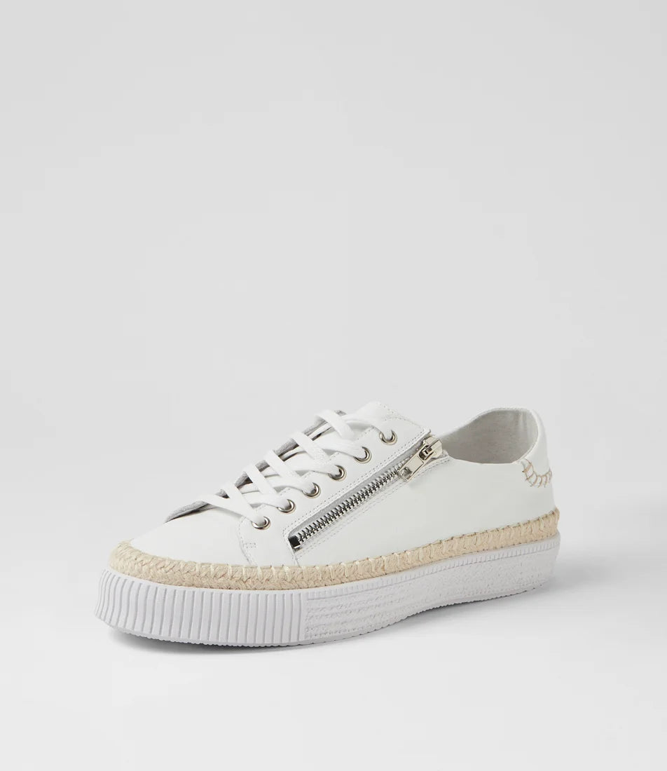 Django & Juilette - Tarbes White