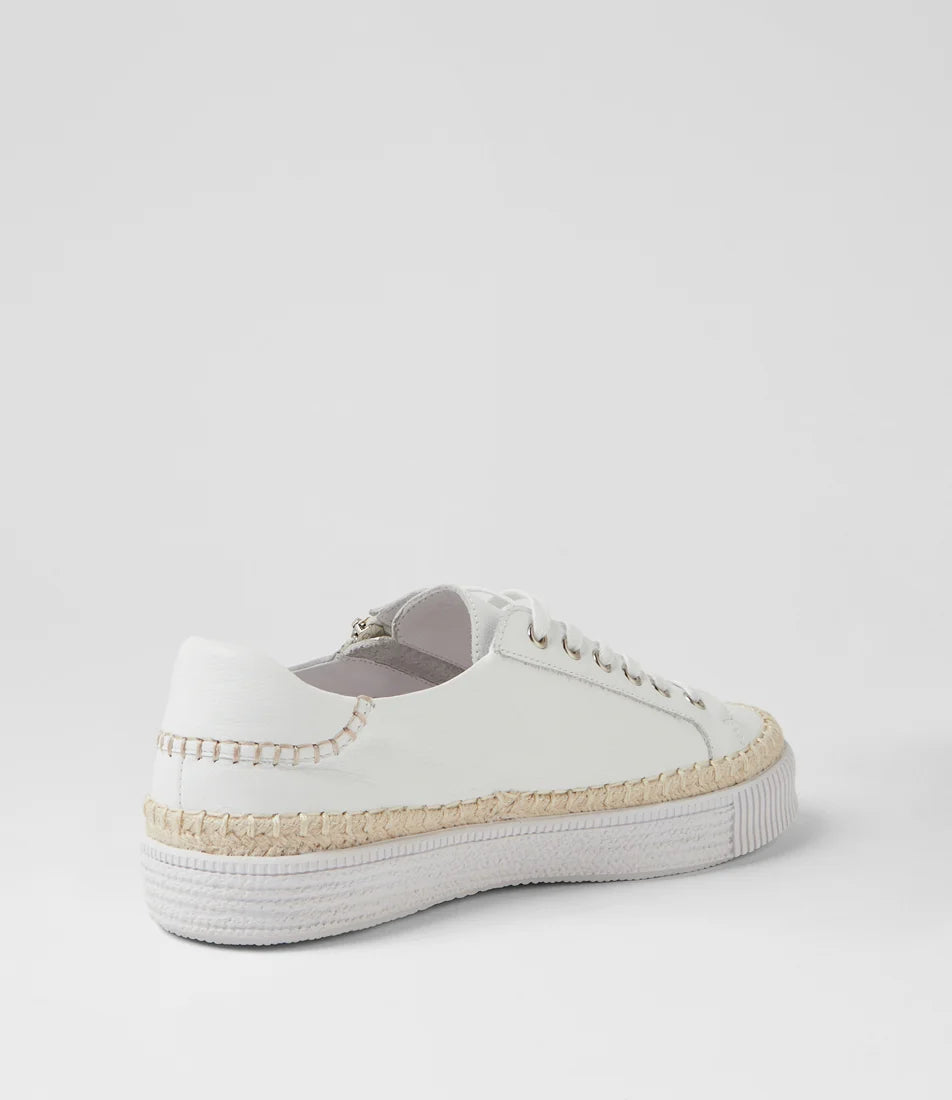 Django & Juilette - Tarbes White