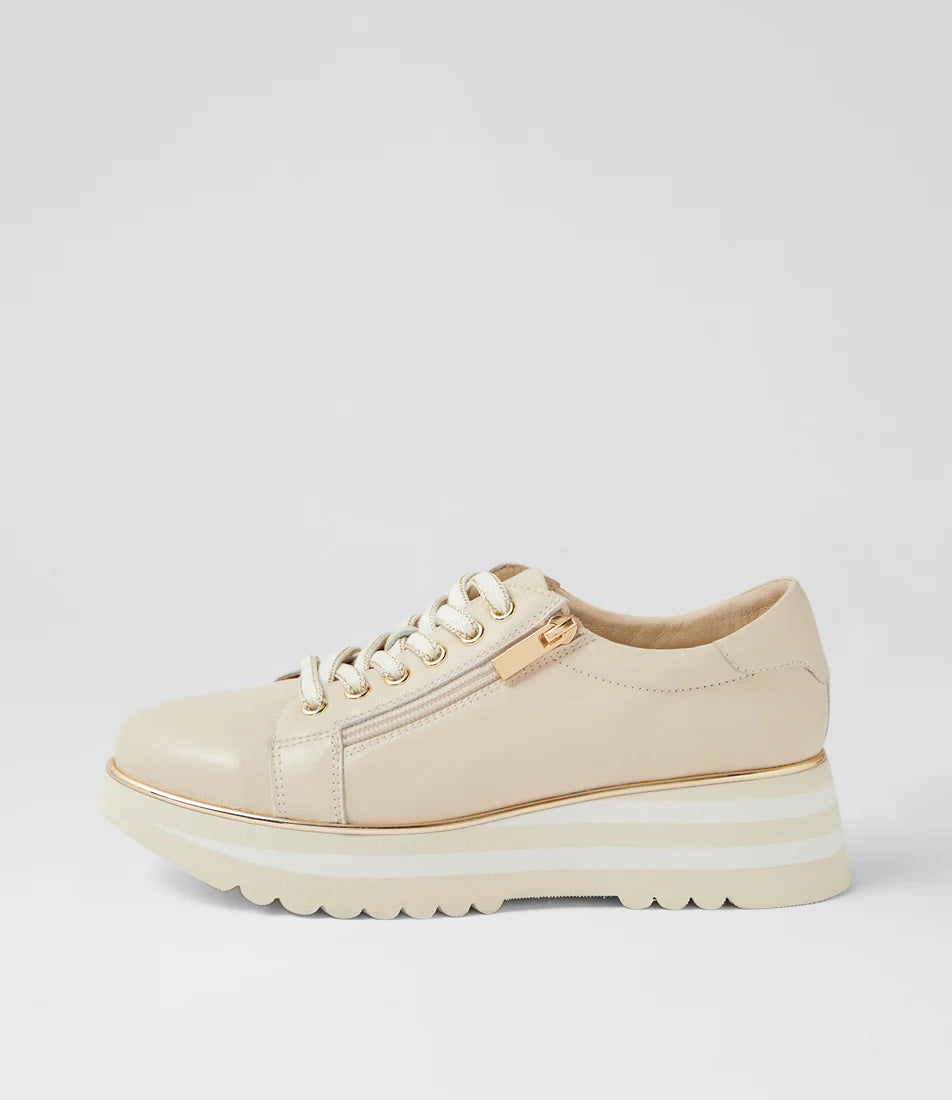 Django & Juliette - Eammes Milk