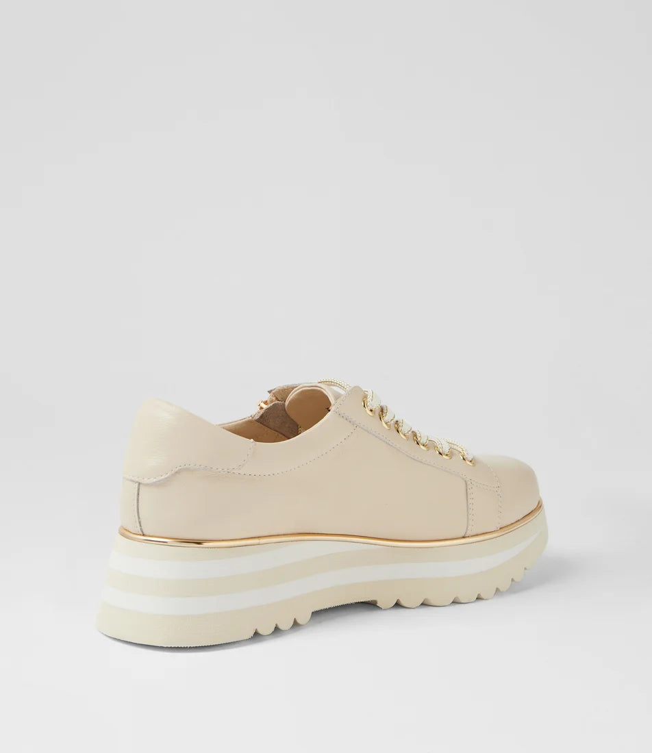 Django & Juliette - Eammes Milk