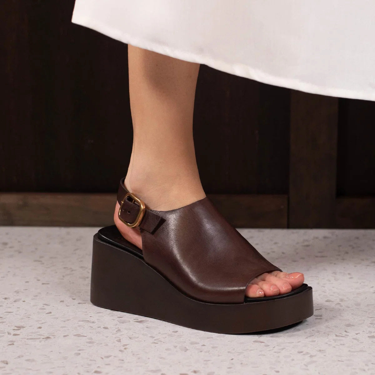 EOS - Ariani Chestnut
