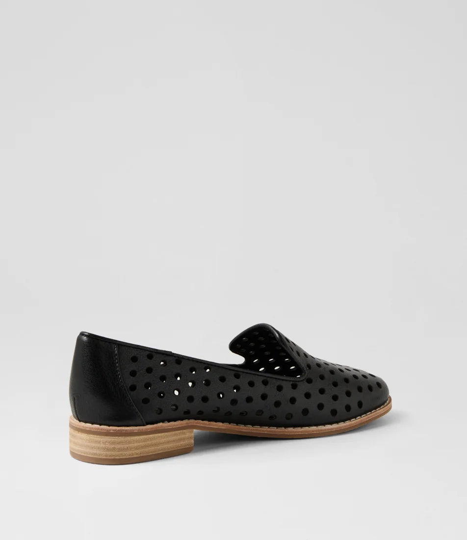 Django & Juliette - Ariah Black