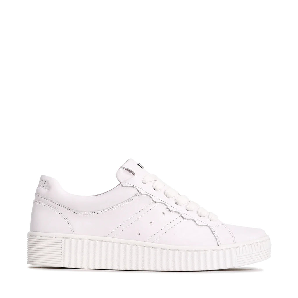 EOS - Jolie White