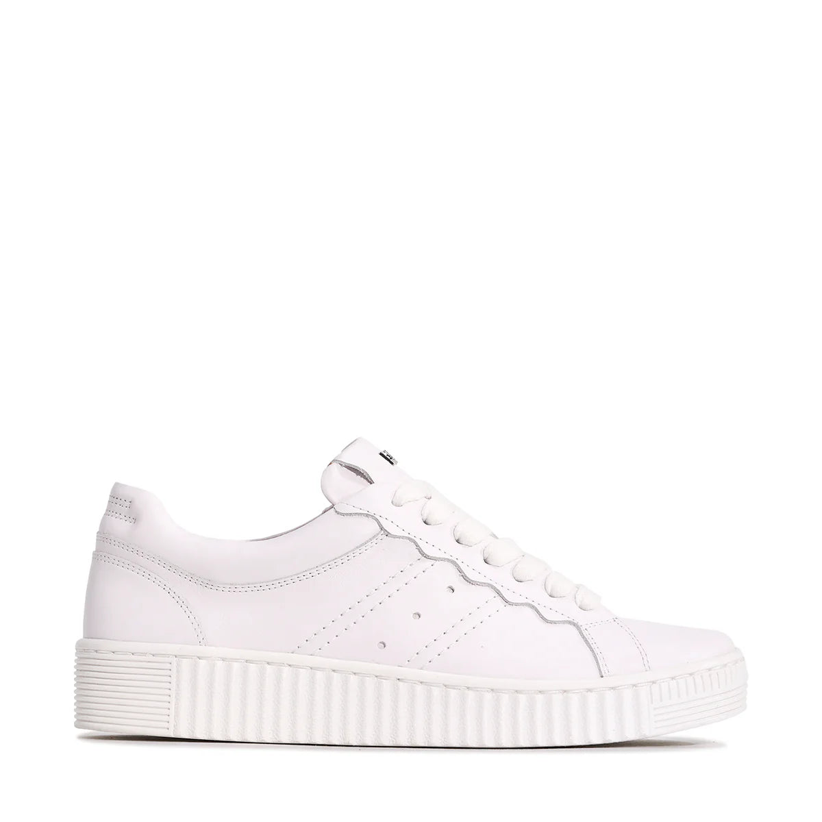 EOS - Jolie White