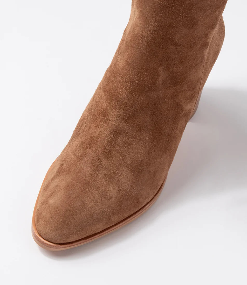 Django & Juliette - Allouta Lt Choc Suede