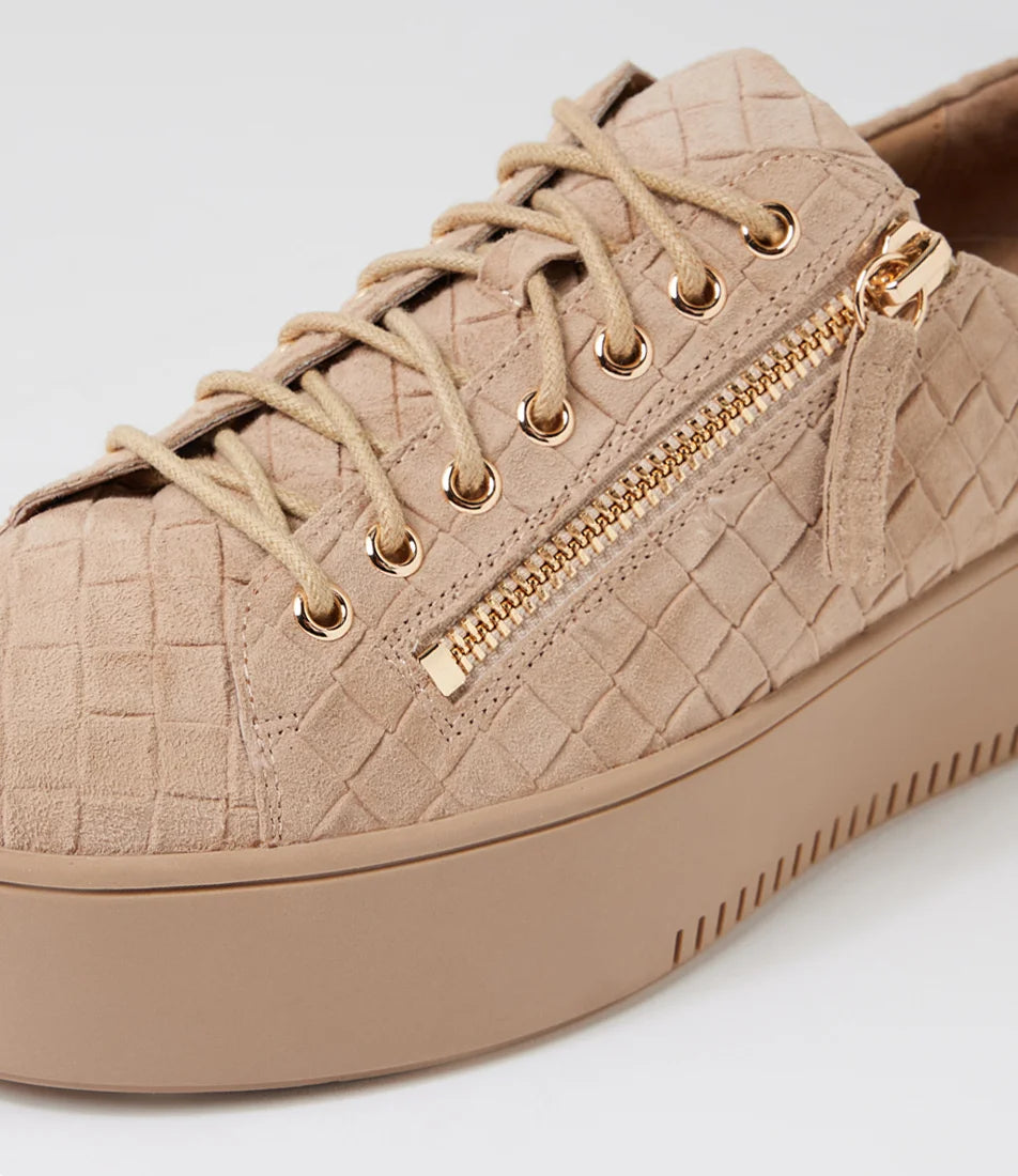 Django & Juliette - Wolfeta New Sandy Suede