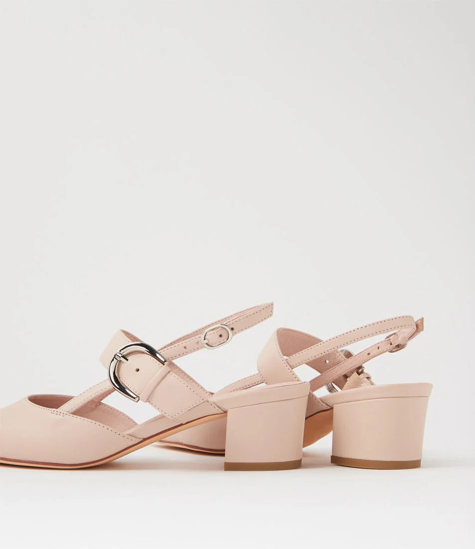 Top End - Asten Nude