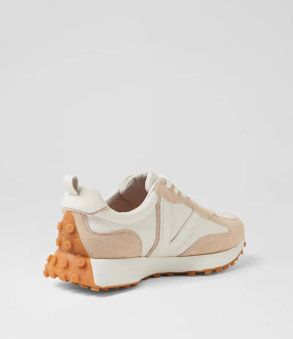 Django & Juliette - Orange Beige White