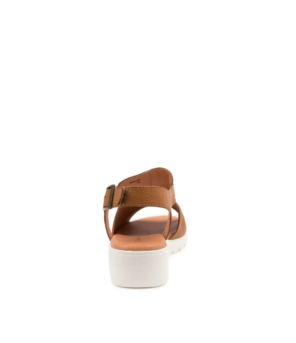 Django & Juliette - Madis Dk Tan White