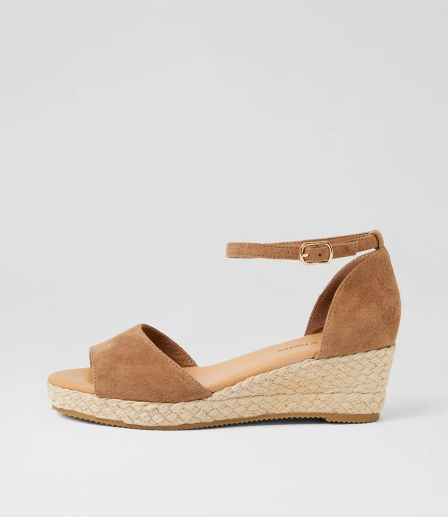 Django & Juliette - Skip Lt Choc Suede