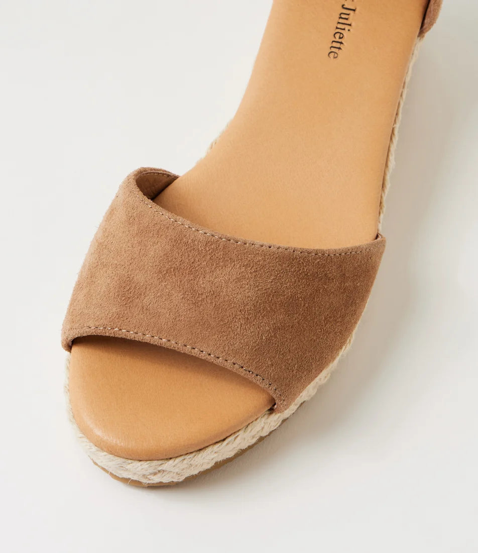 Django & Juliette - Skip Lt Choc Suede