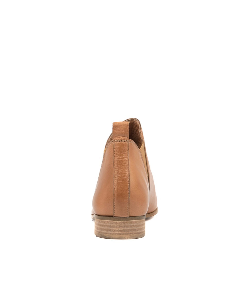 Django & Juliette - Foe Dark Tan